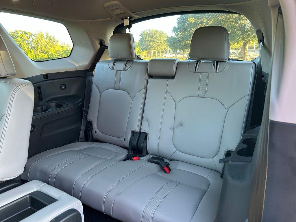 used 2025 Honda Pilot car, priced at $39,977