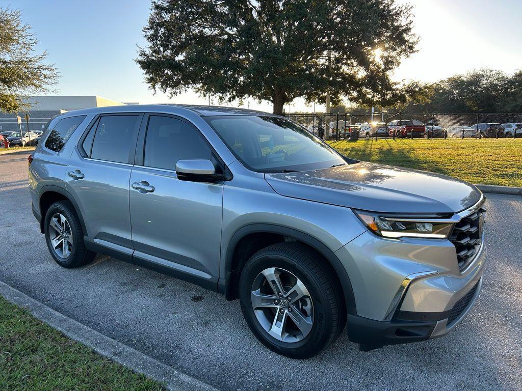 used 2025 Honda Pilot car, priced at $39,977