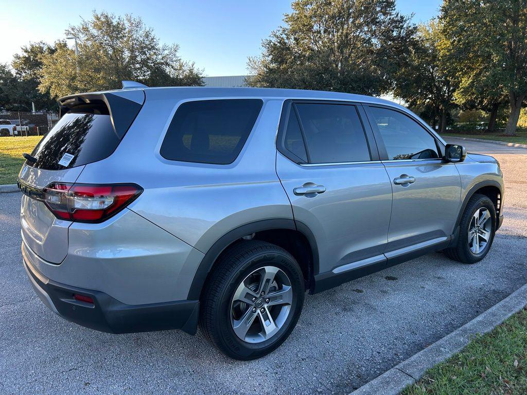 used 2025 Honda Pilot car, priced at $39,977