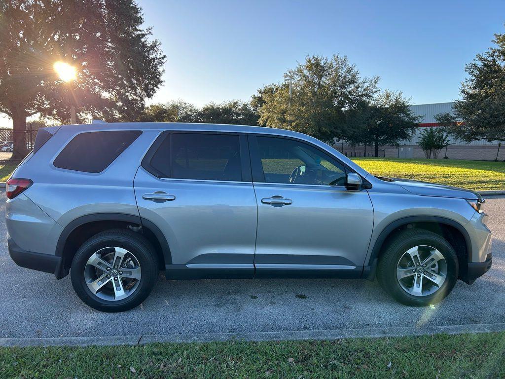 used 2025 Honda Pilot car, priced at $39,977