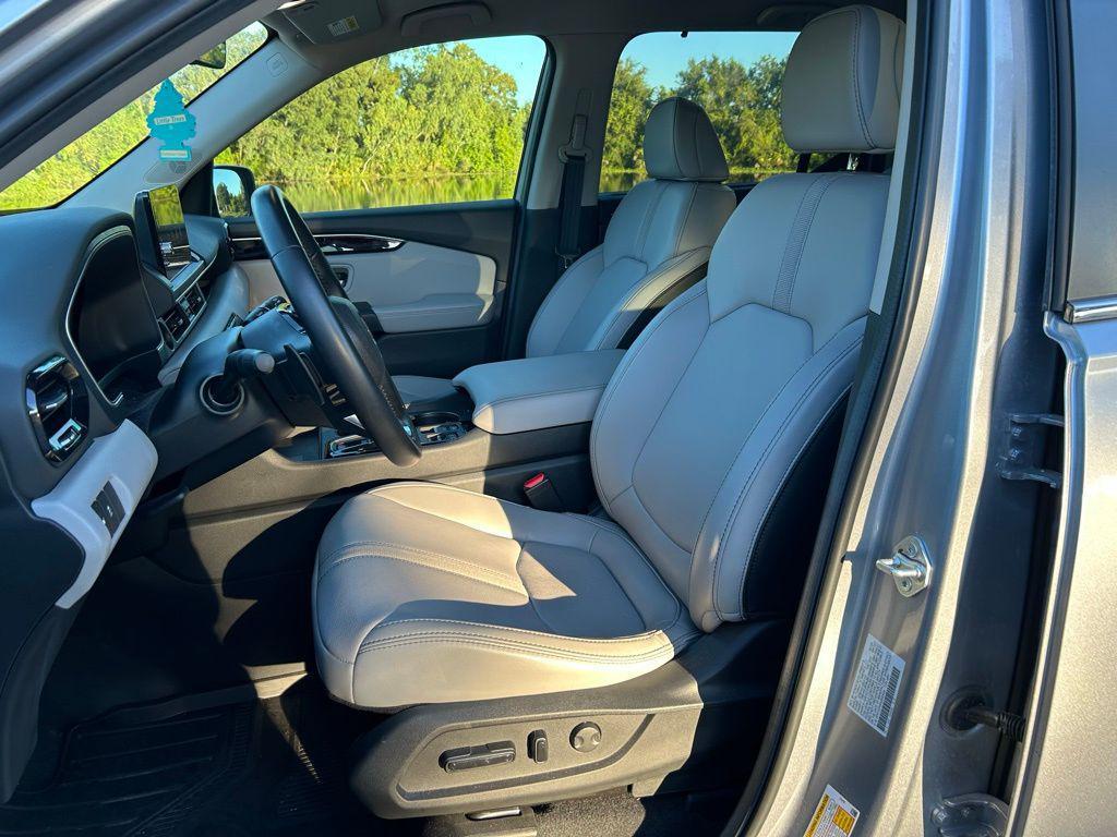 used 2025 Honda Pilot car, priced at $39,977