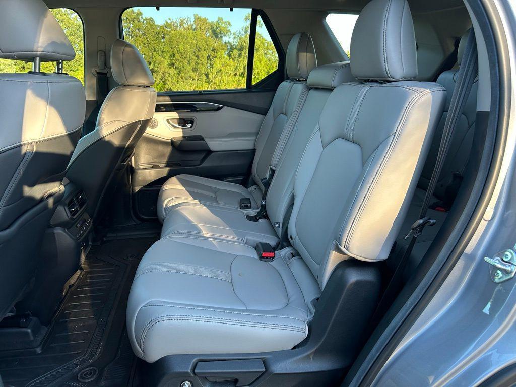 used 2025 Honda Pilot car, priced at $39,977