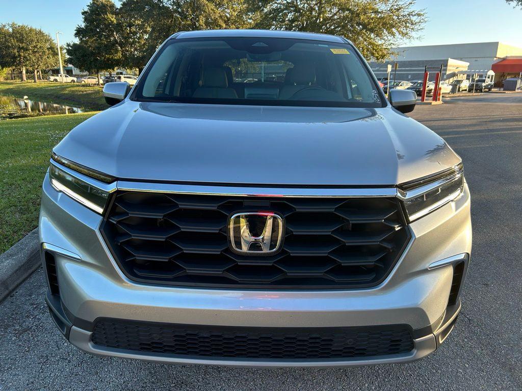 used 2025 Honda Pilot car, priced at $39,977