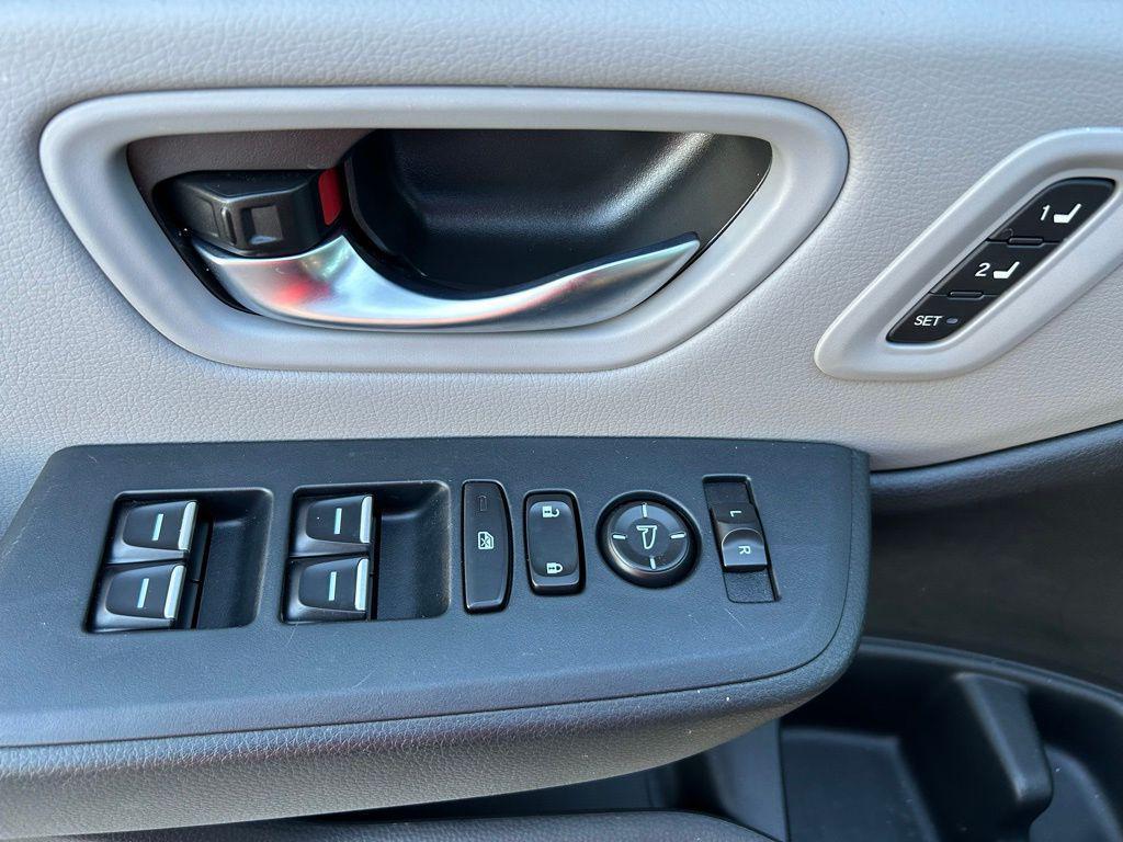 used 2025 Honda Pilot car, priced at $39,977