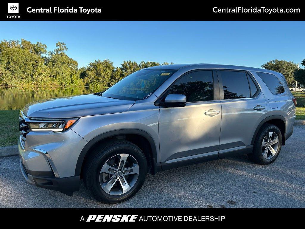 used 2025 Honda Pilot car, priced at $39,977