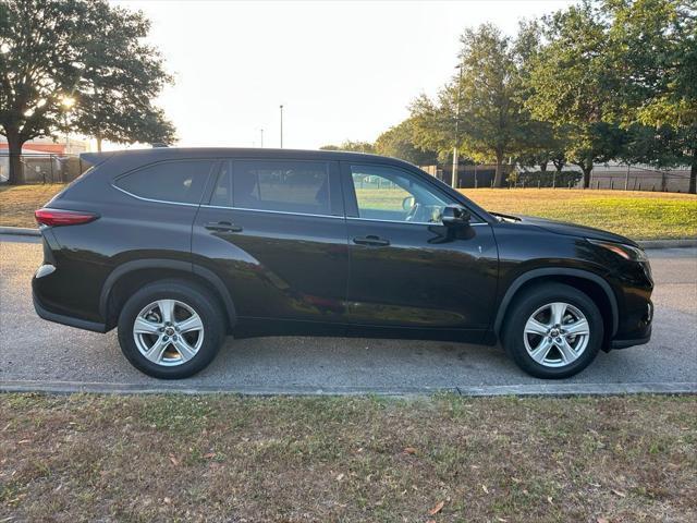 used 2022 Toyota Highlander car, priced at $27,977
