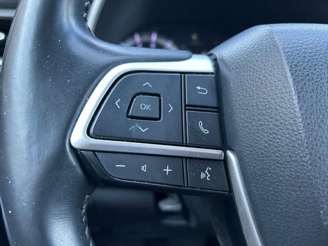 used 2022 Toyota Highlander car, priced at $36,977