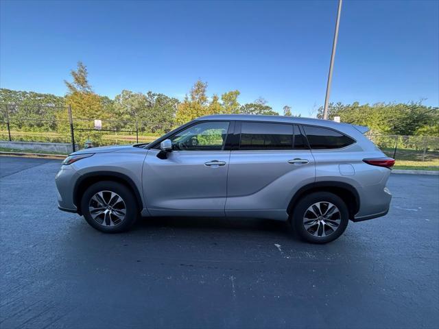 used 2022 Toyota Highlander car, priced at $36,977