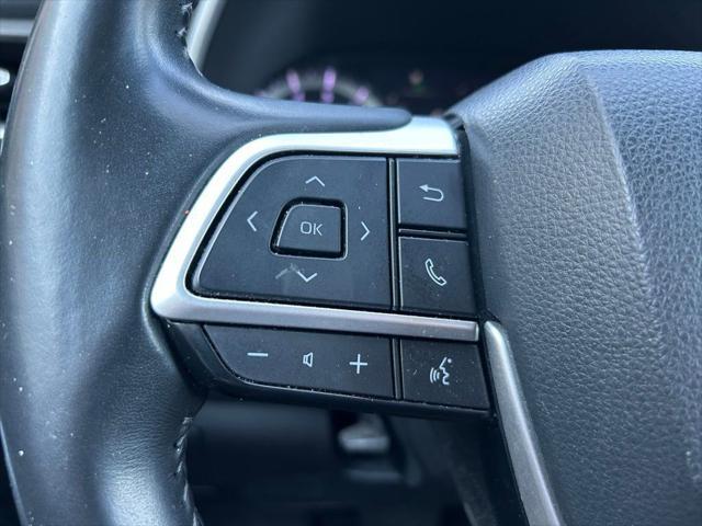 used 2022 Toyota Highlander car, priced at $36,977