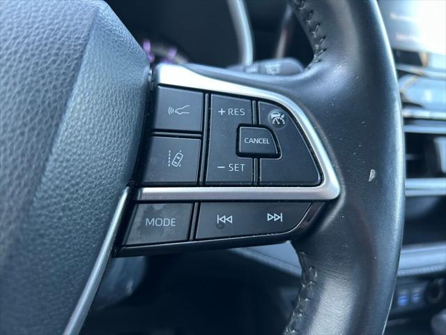 used 2022 Toyota Highlander car, priced at $36,977