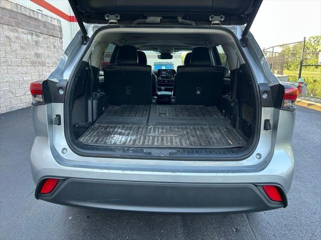 used 2022 Toyota Highlander car, priced at $36,977