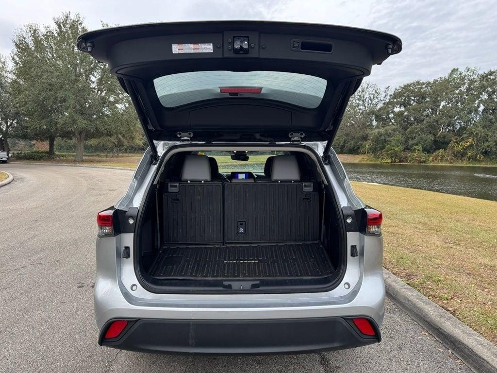 used 2023 Toyota Highlander car, priced at $36,977