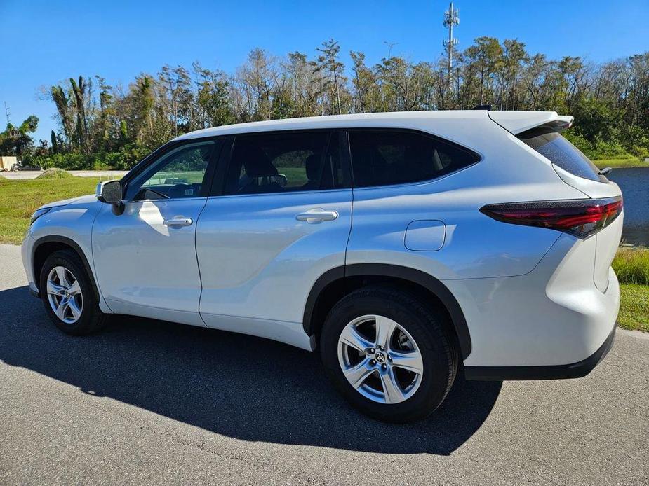 used 2024 Toyota Highlander car, priced at $38,977