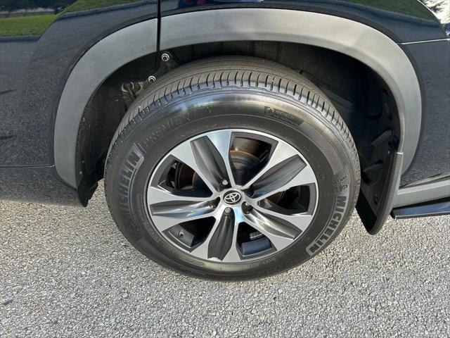 used 2023 Toyota Highlander car, priced at $39,477