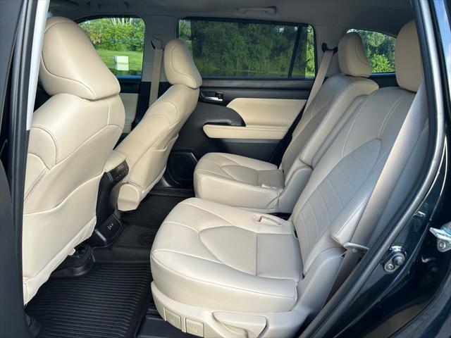 used 2023 Toyota Highlander car, priced at $39,477