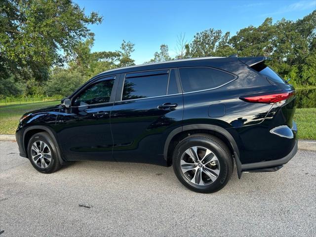 used 2023 Toyota Highlander car, priced at $39,477