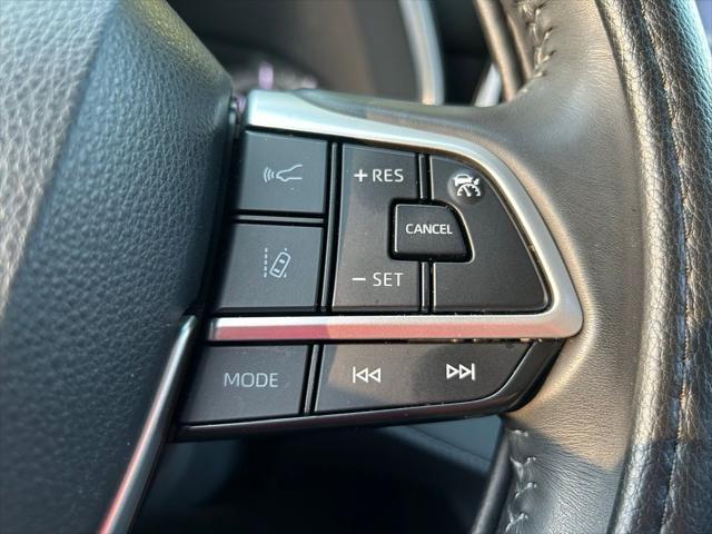 used 2022 Toyota Highlander car, priced at $38,477