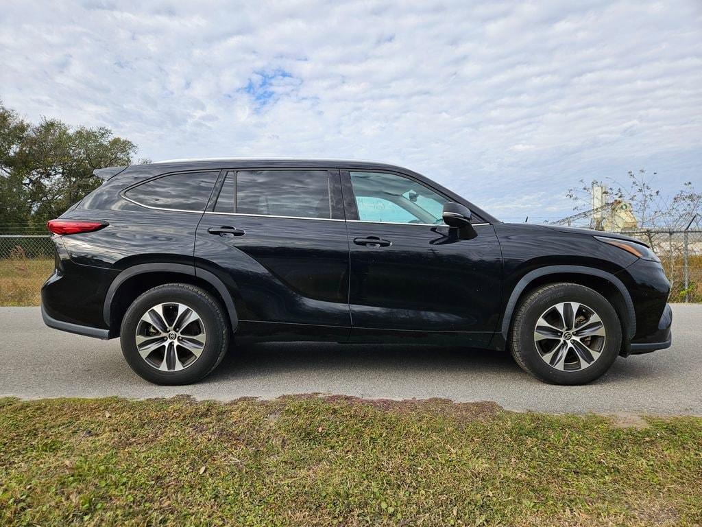 used 2021 Toyota Highlander car, priced at $28,477