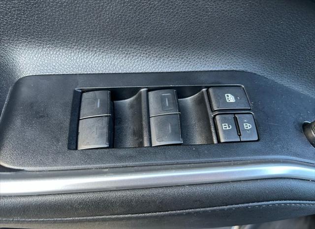 used 2023 Toyota Highlander car, priced at $39,977