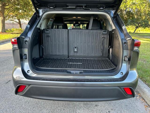 used 2023 Toyota Highlander car, priced at $39,977