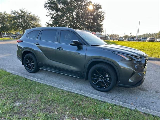 used 2023 Toyota Highlander car, priced at $39,977