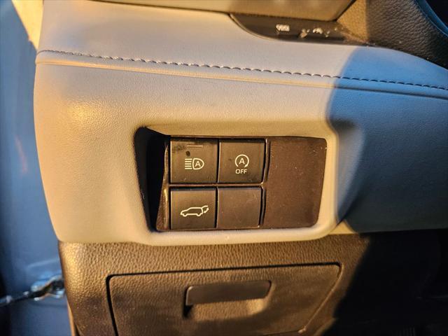 used 2023 Toyota Highlander car, priced at $29,577
