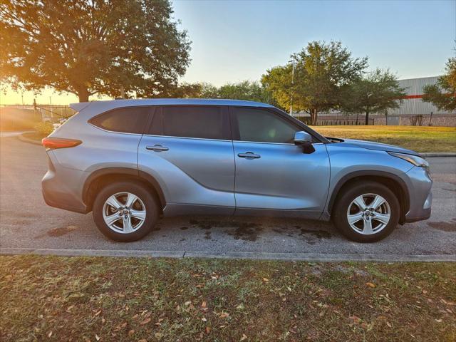 used 2023 Toyota Highlander car, priced at $29,577
