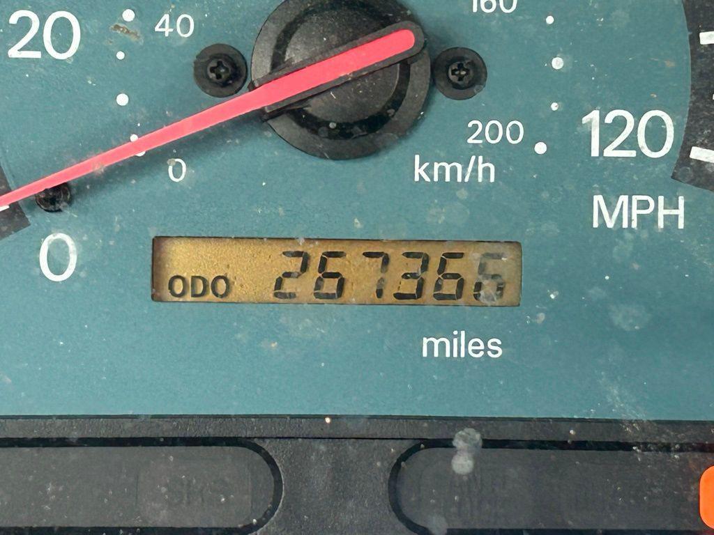 used 2003 Mitsubishi Galant car