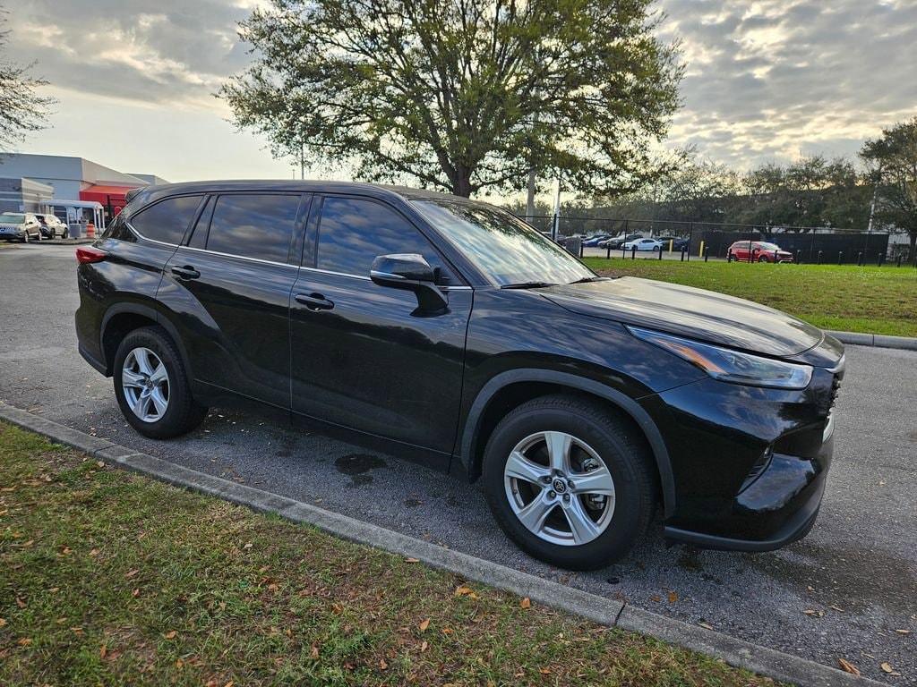 used 2022 Toyota Highlander car, priced at $30,977