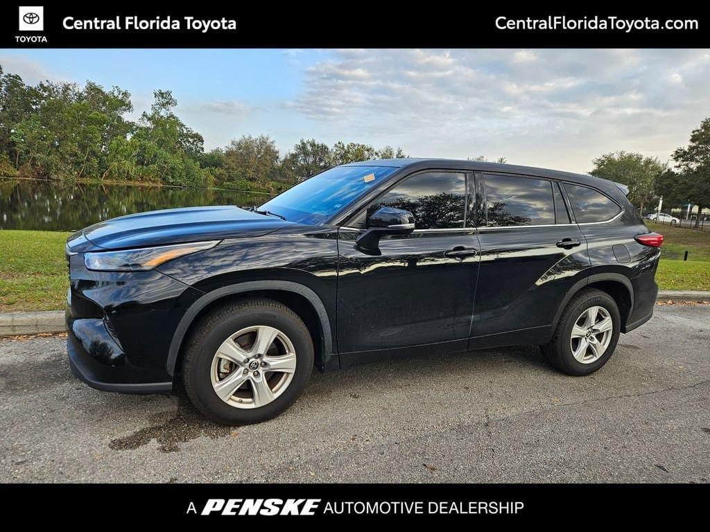 used 2022 Toyota Highlander car, priced at $30,977