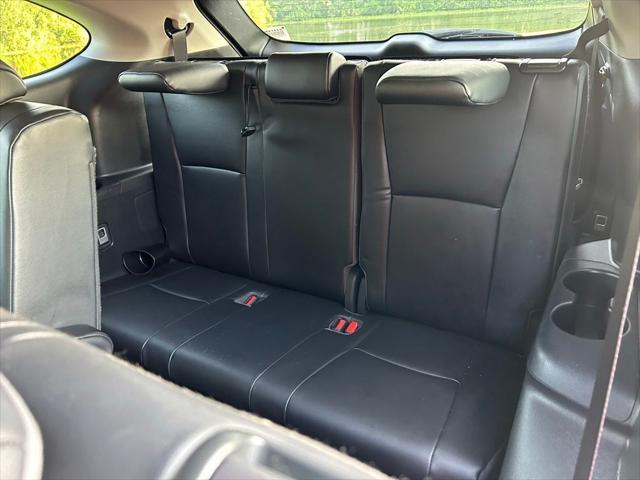 used 2022 Toyota Highlander car, priced at $35,237