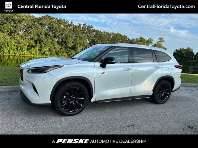 used 2022 Toyota Highlander car, priced at $35,237