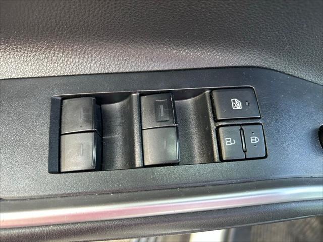 used 2022 Toyota Highlander car, priced at $35,237