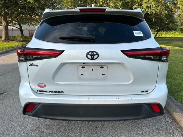 used 2022 Toyota Highlander car, priced at $35,237