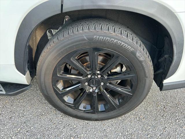 used 2022 Toyota Highlander car, priced at $35,237