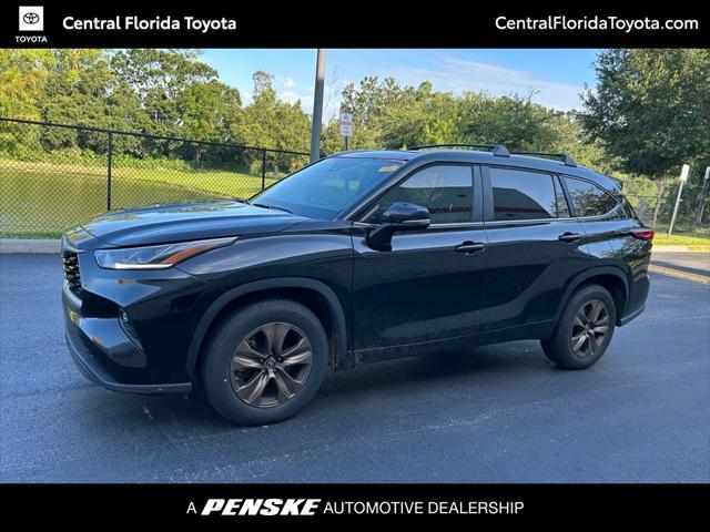 used 2023 Toyota Highlander Hybrid car, priced at $40,977