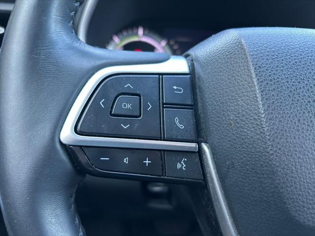 used 2023 Toyota Highlander Hybrid car, priced at $40,977