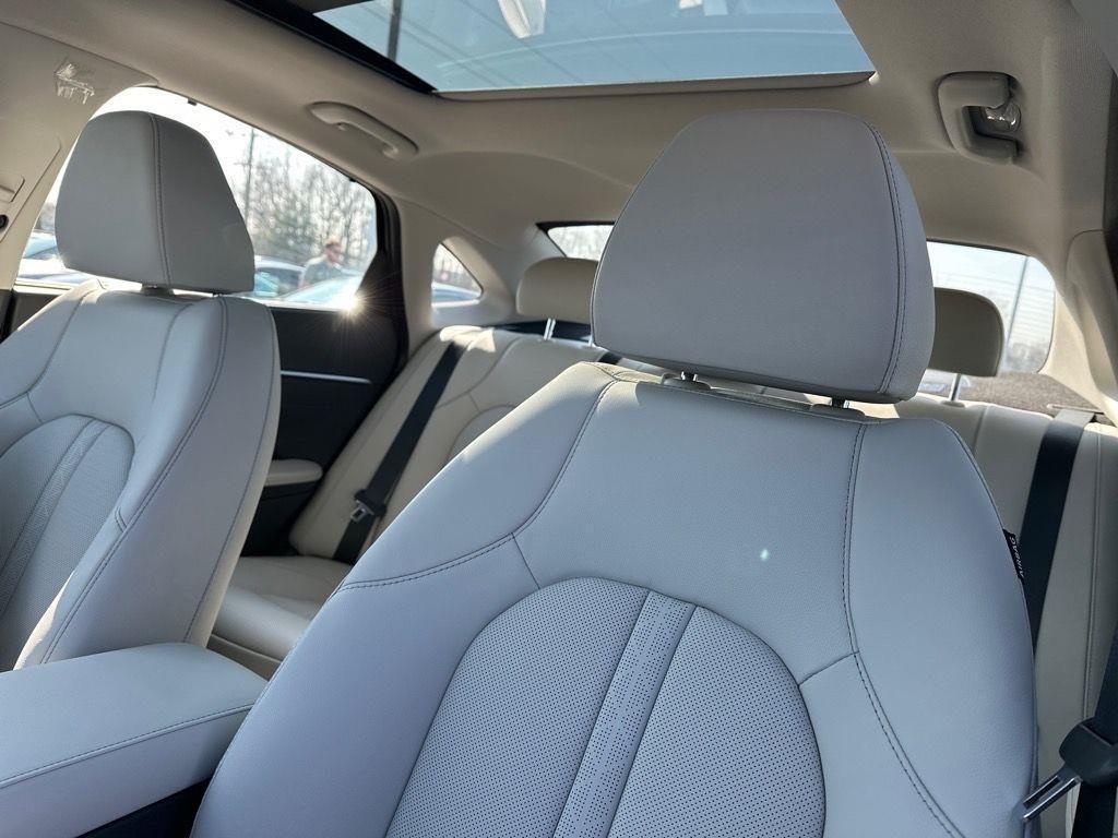 new 2025 Hyundai Sonata Hybrid car, priced at $36,515