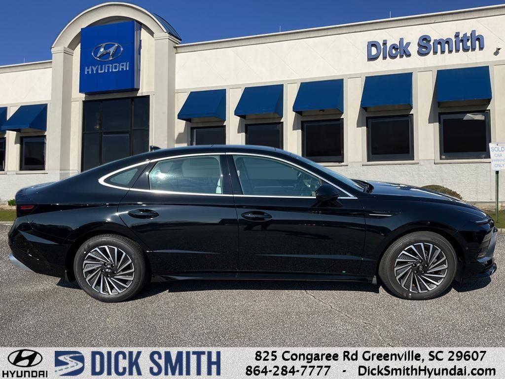 new 2025 Hyundai Sonata Hybrid car, priced at $36,515