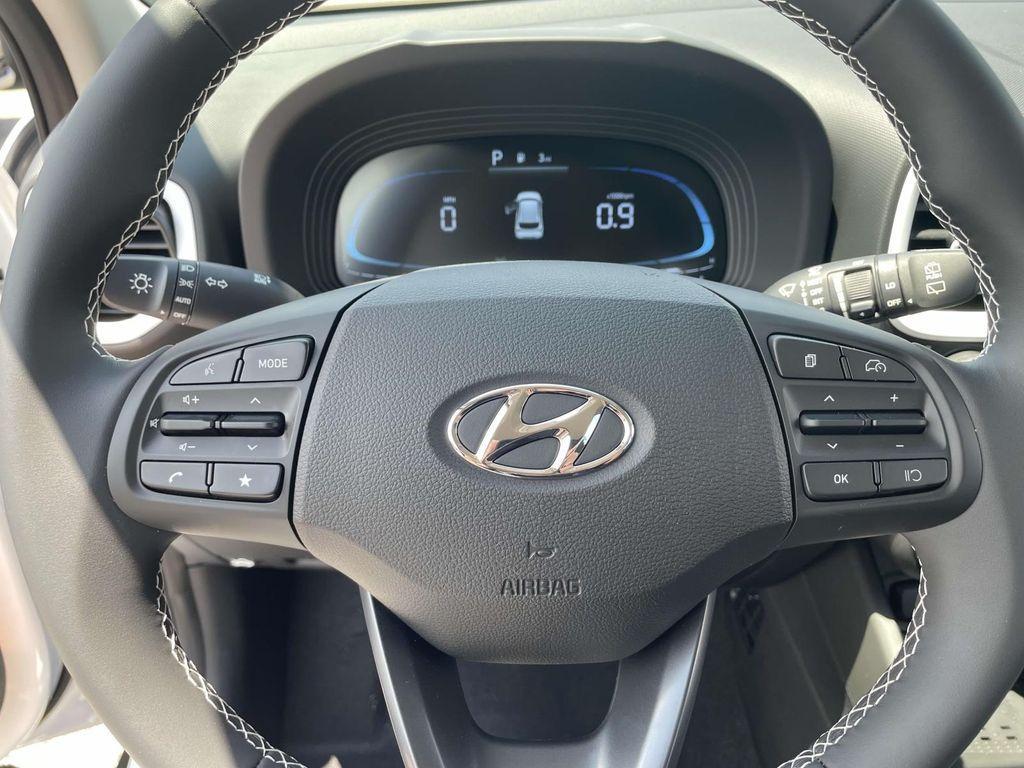 new 2025 Hyundai Venue car, priced at $25,550