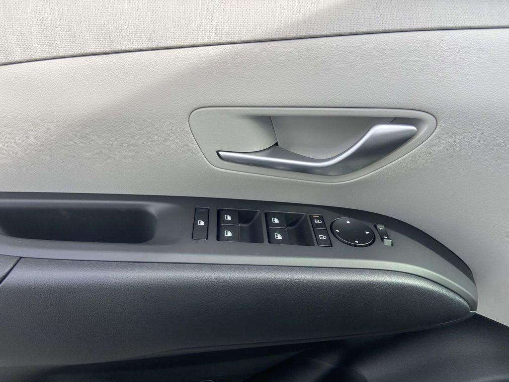 new 2025 Hyundai TUCSON Hybrid car, priced at $35,018