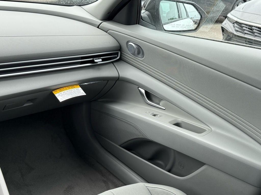 new 2025 Hyundai Elantra car, priced at $25,500