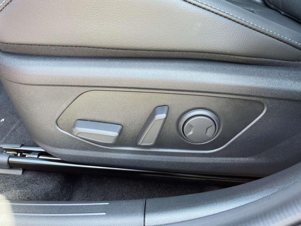 new 2025 Hyundai Elantra car, priced at $27,632