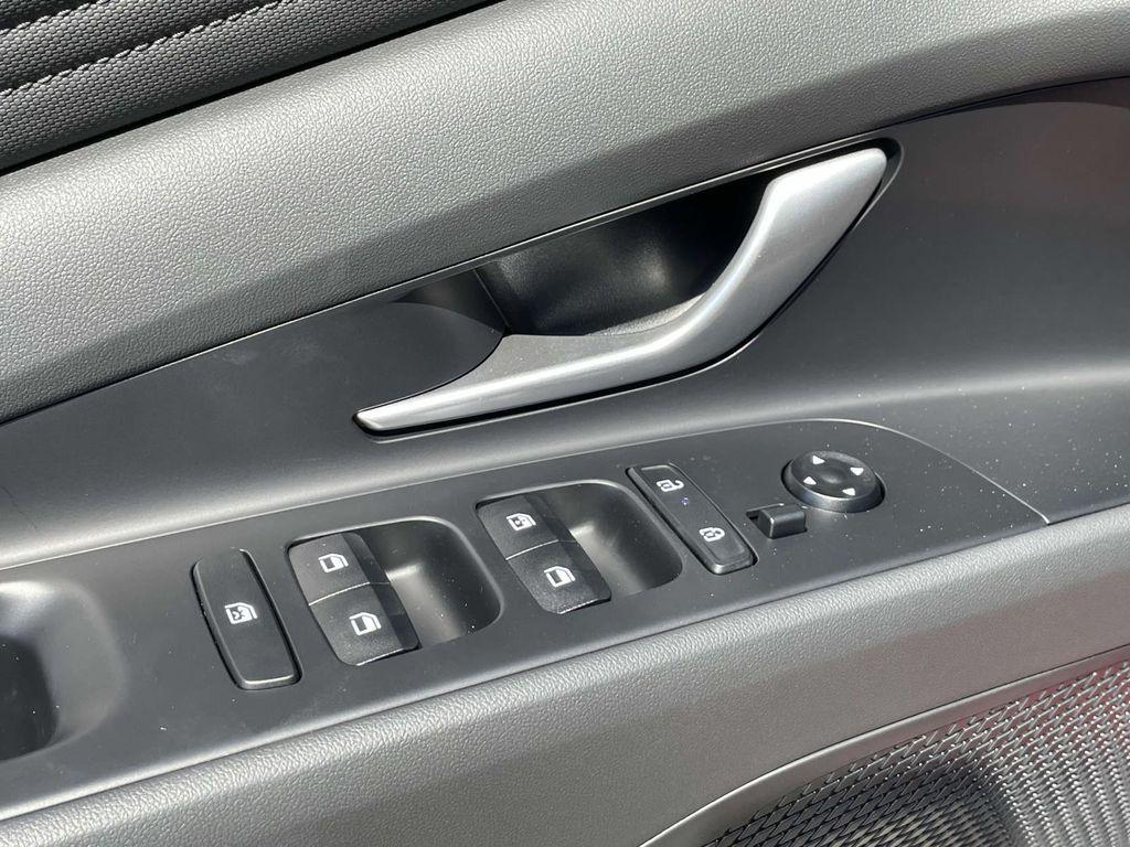 new 2025 Hyundai Elantra car, priced at $27,632