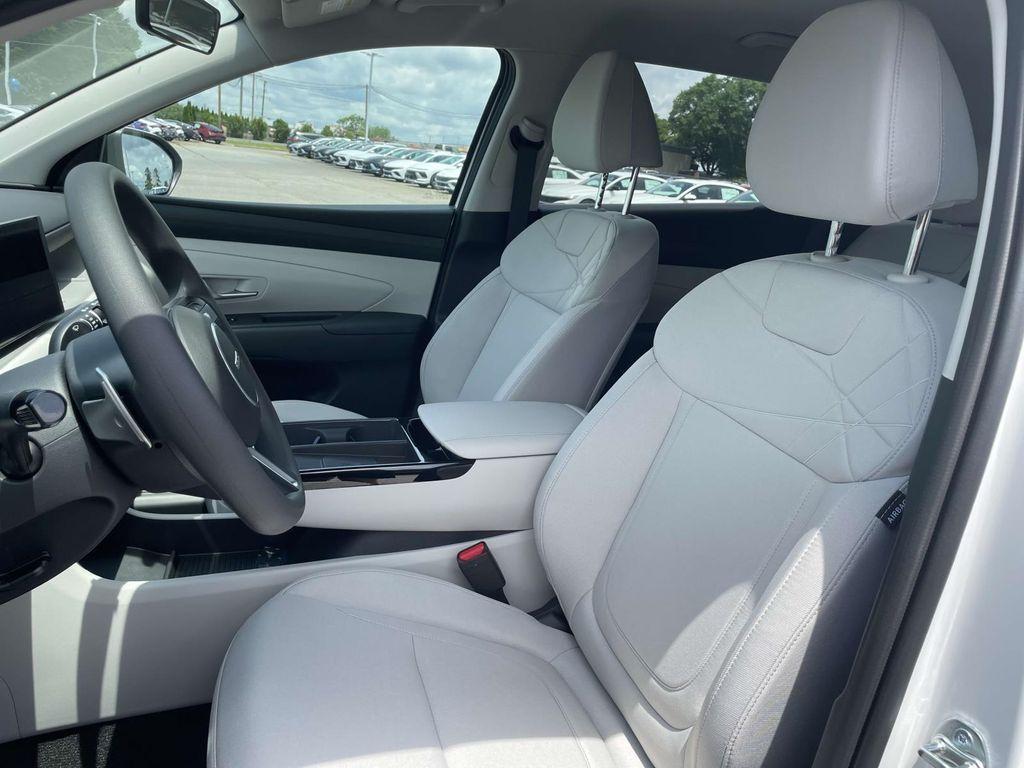 new 2025 Hyundai TUCSON Hybrid car, priced at $35,930