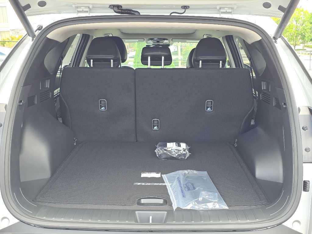 used 2024 Hyundai TUCSON Hybrid car, priced at $36,999