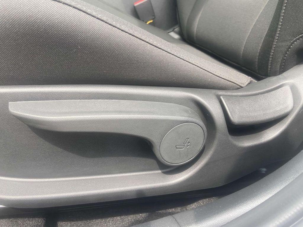 new 2025 Hyundai Elantra car, priced at $24,285