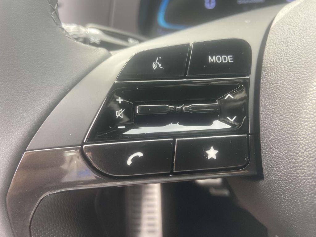 new 2025 Hyundai Elantra car, priced at $24,285
