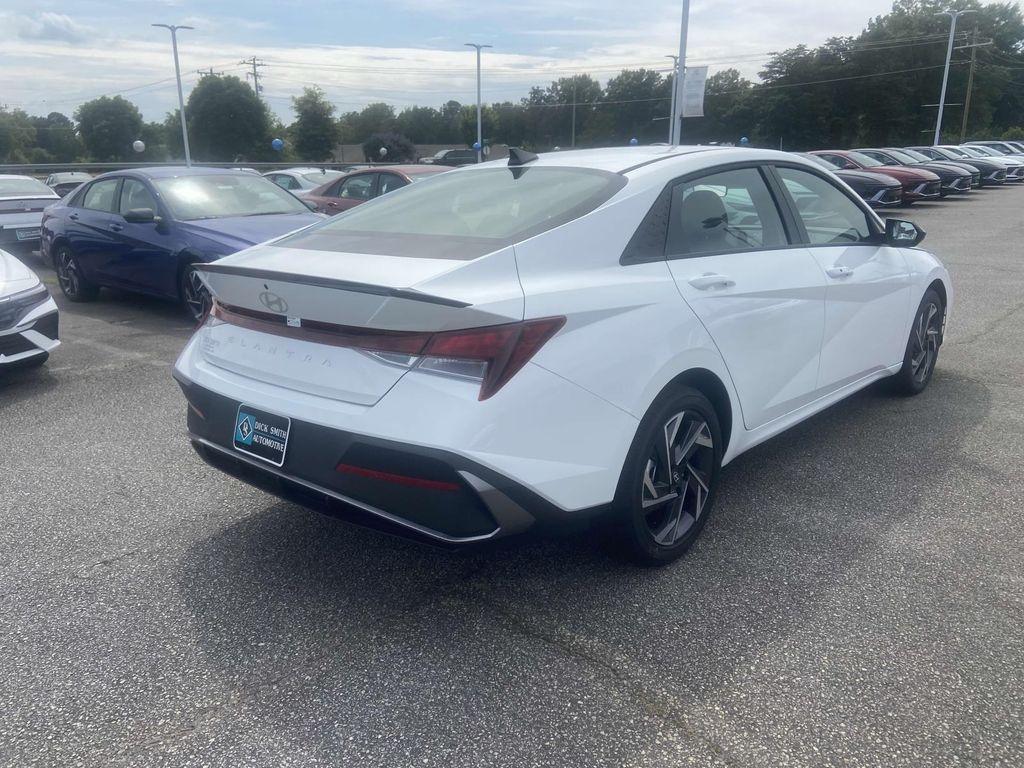 new 2025 Hyundai Elantra car, priced at $24,285