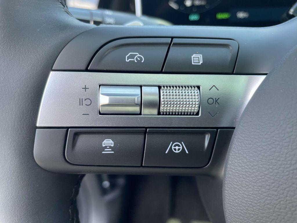 new 2025 Hyundai TUCSON Hybrid car, priced at $39,733